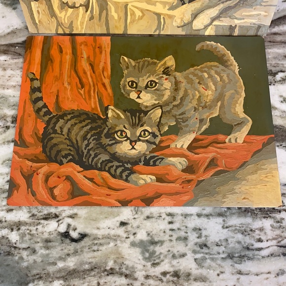 Vintage 1940-50s era Momma cat & kitten paintings - Picture 2 of 3